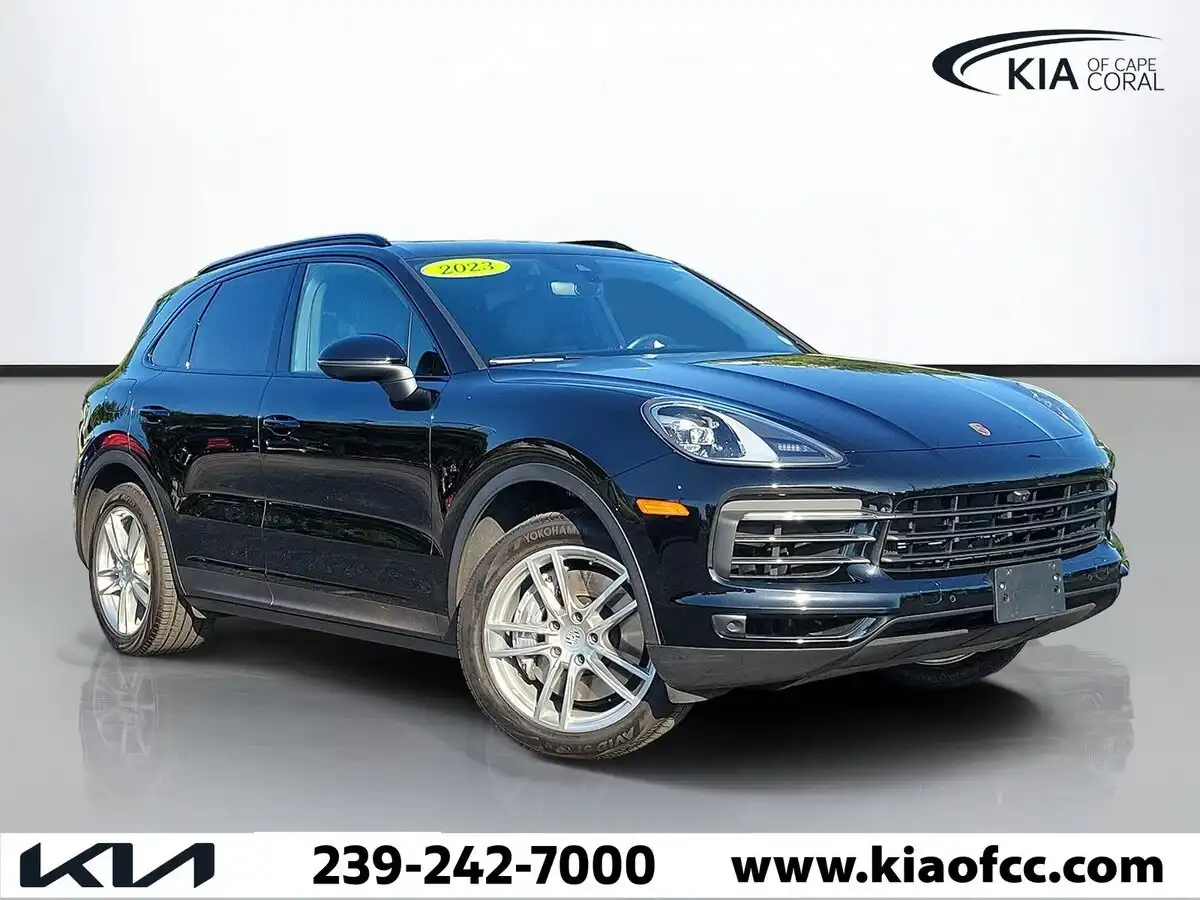 2023 Porsche Cayenne Platinum Edition's photo
