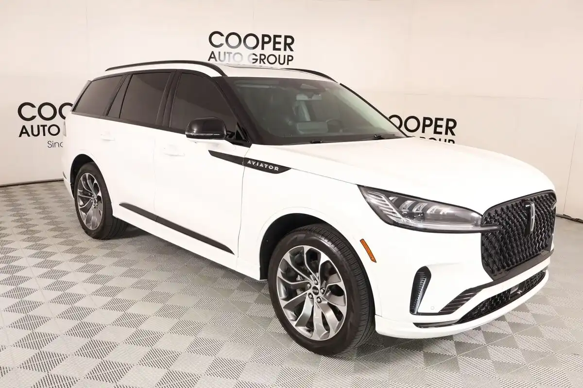 2025 Lincoln Aviator Premiere AWD's photo