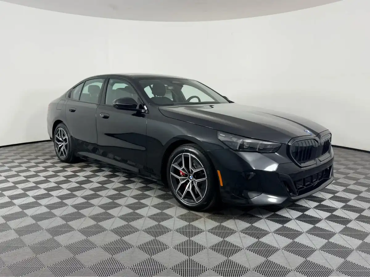 2027 BMW i5 eDrive40 Sedan's photo