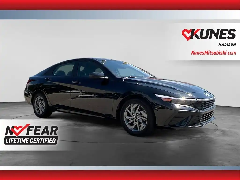 2024 Hyundai Elantra's photo