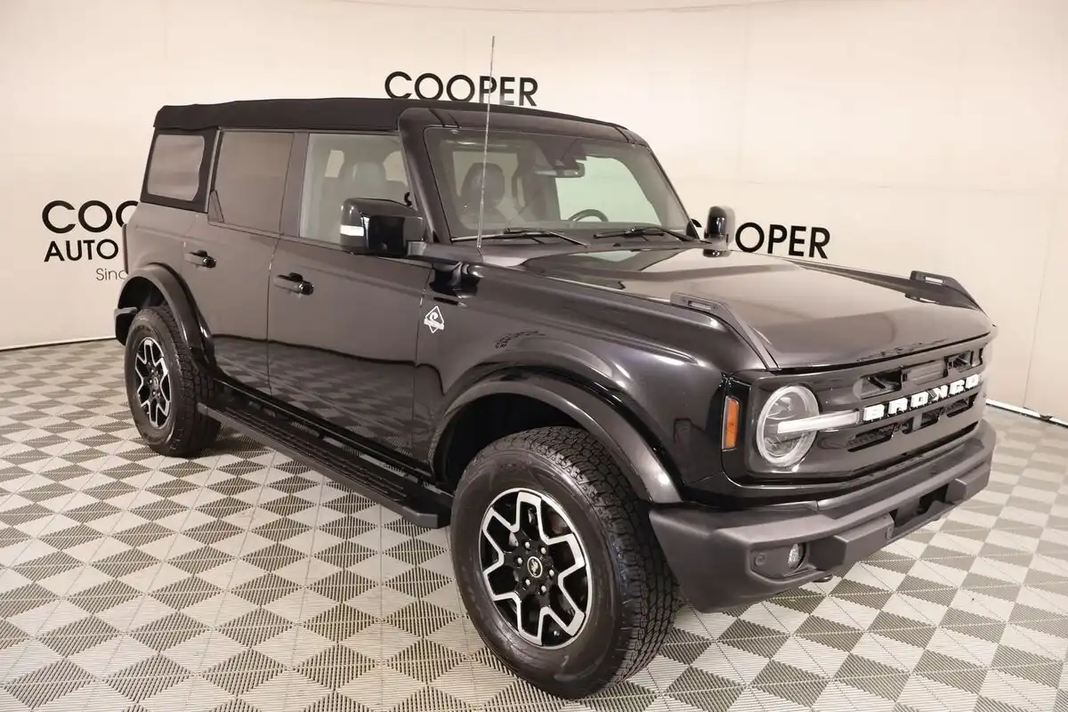 2023 Ford Bronco Outer Banks 4WD's photo