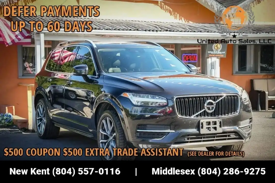 2017 Volvo XC90 T6 AWD Momentum's photo