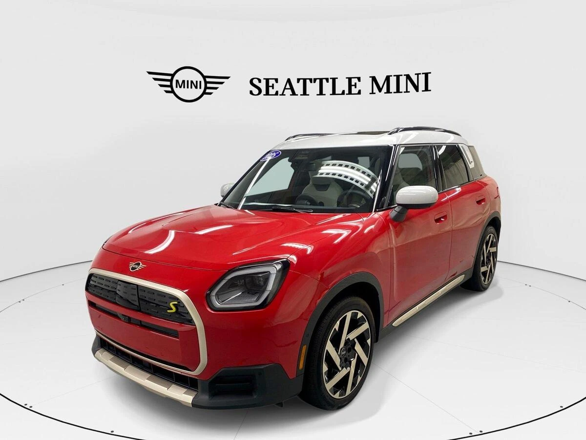 2025 MINI Countryman SE ALL4's photo