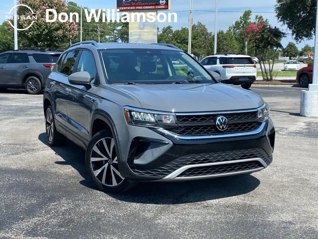 2022 Volkswagen Taos 1.5T SE's photo