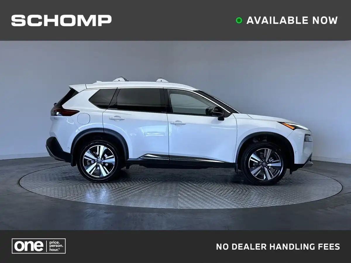 2023 Nissan Rogue Platinum FWD's photo