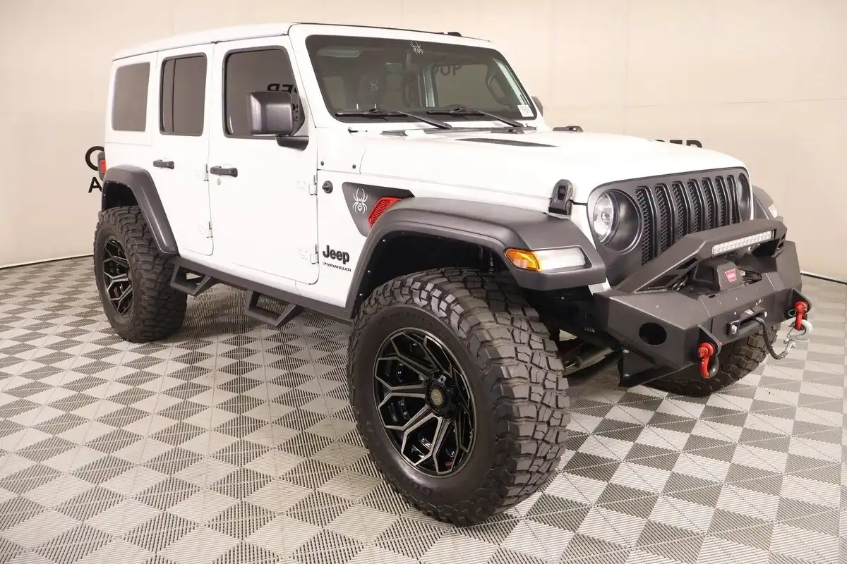 2023 Jeep Wrangler Sport S's photo