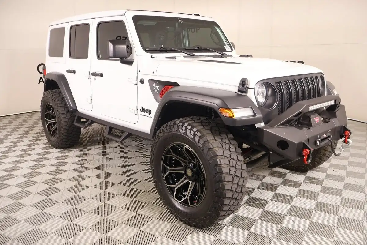 2023 Jeep Wrangler Sport S's photo