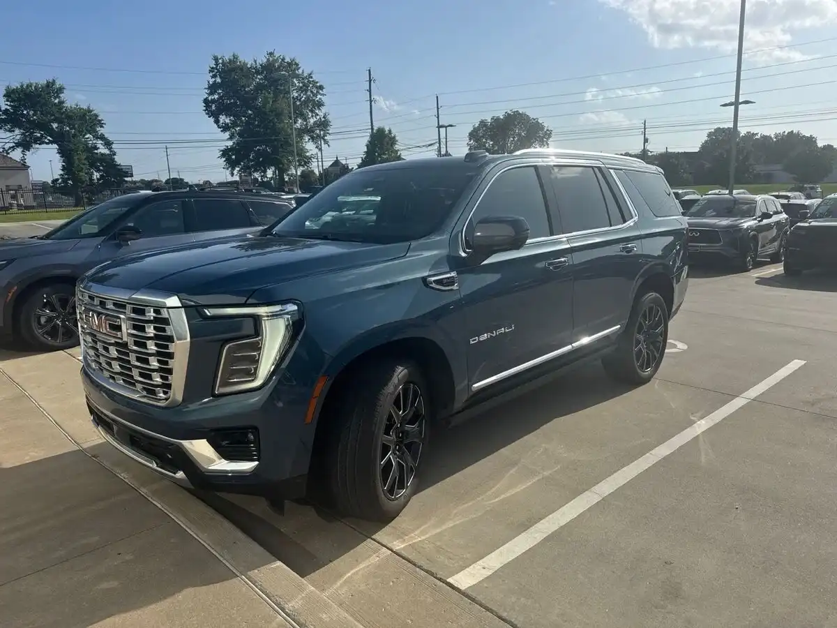 2025 GMC Yukon 4WD Denali's photo