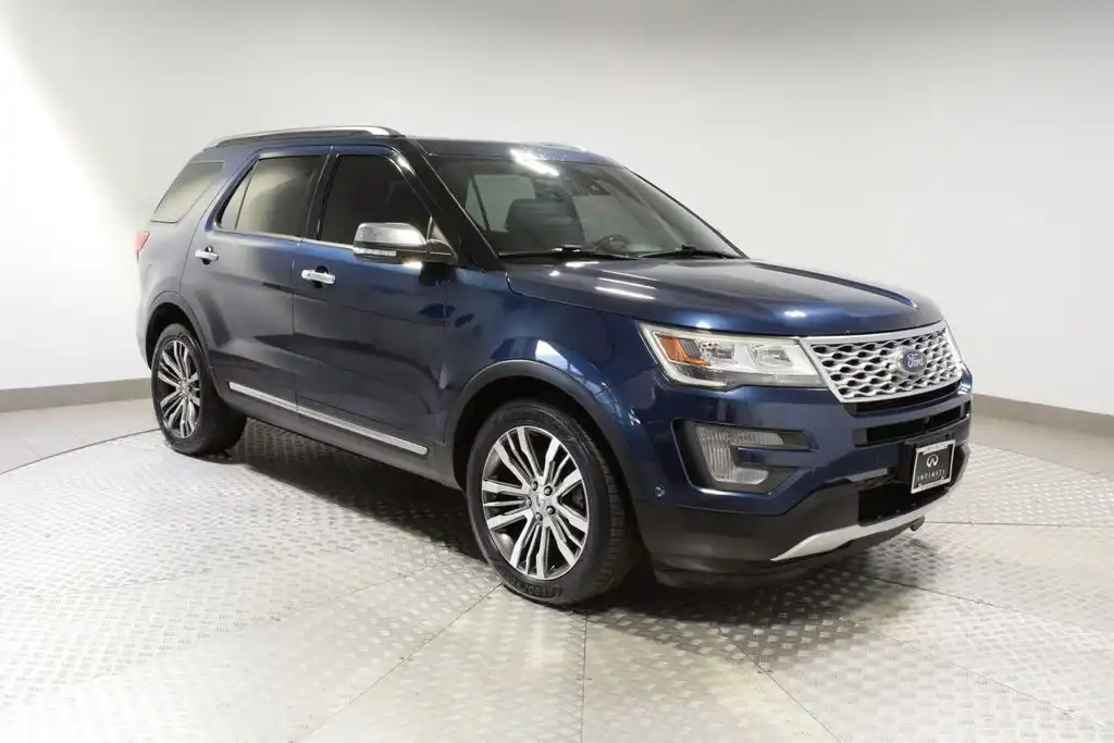 2017 Ford Explorer Platinum 4WD's photo