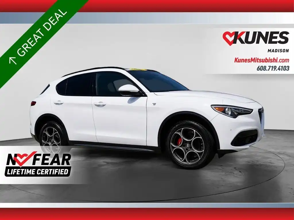 2022 Alfa Romeo Stelvio Ti AWD's photo