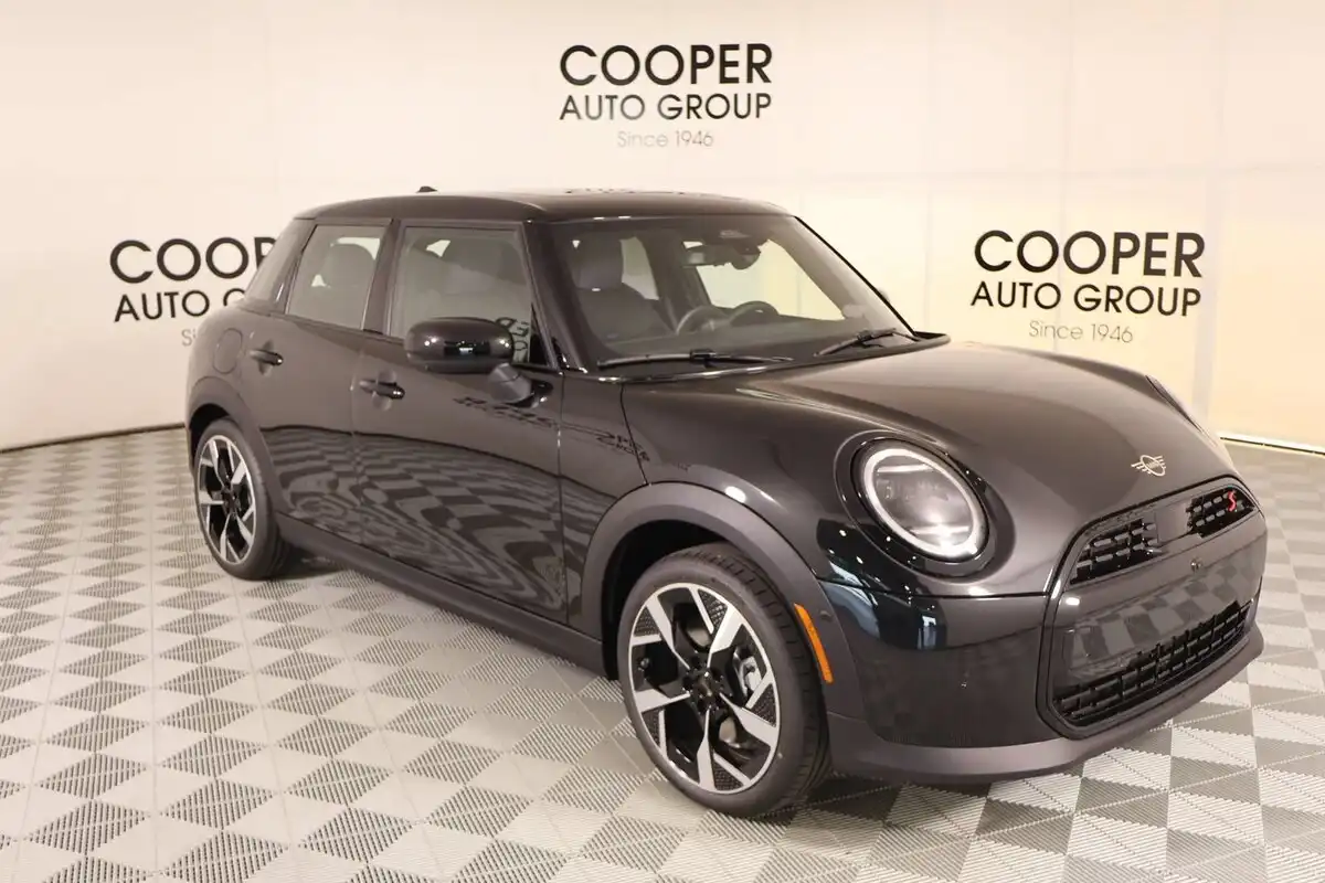 2026 MINI Hardtop Cooper S's photo