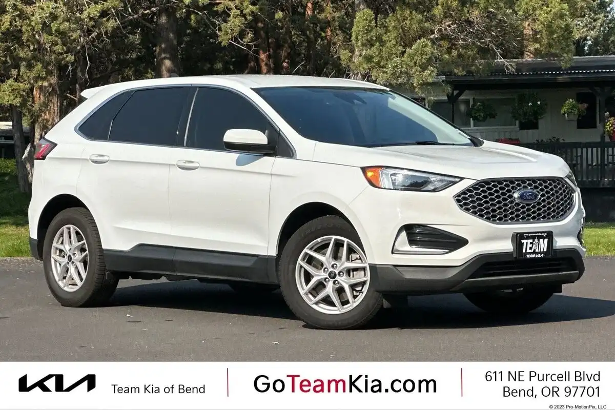 2024 Ford Edge SEL AWD's photo
