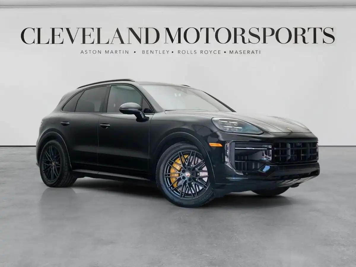 2025 Porsche Cayenne GTS's photo