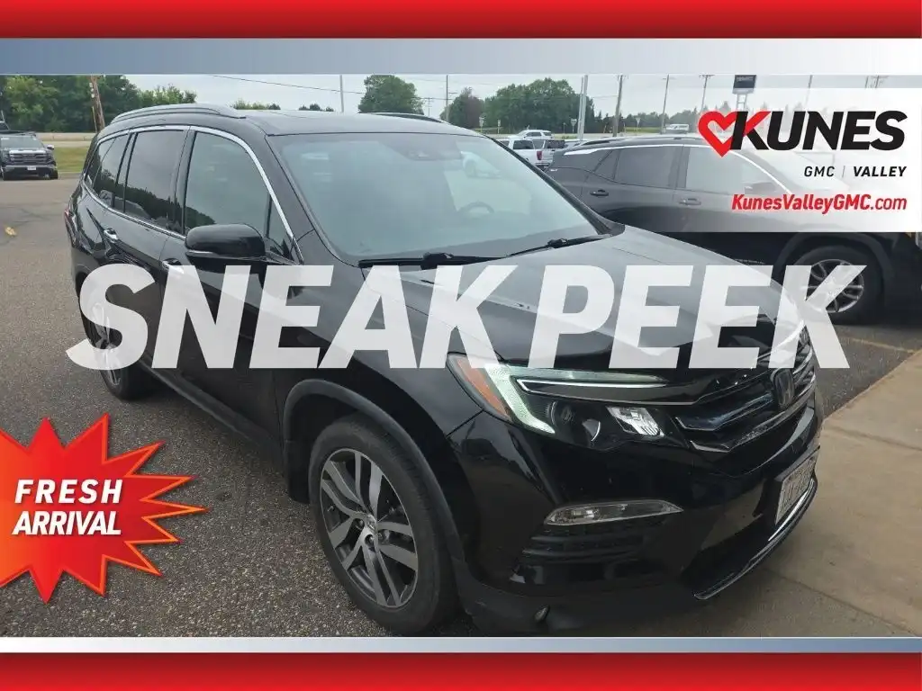 2017 Honda Pilot 4WD Elite's photo