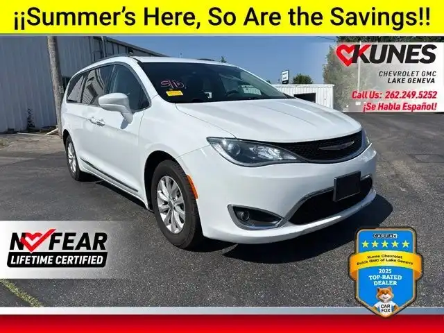 2019 Chrysler Pacifica Touring L's photo