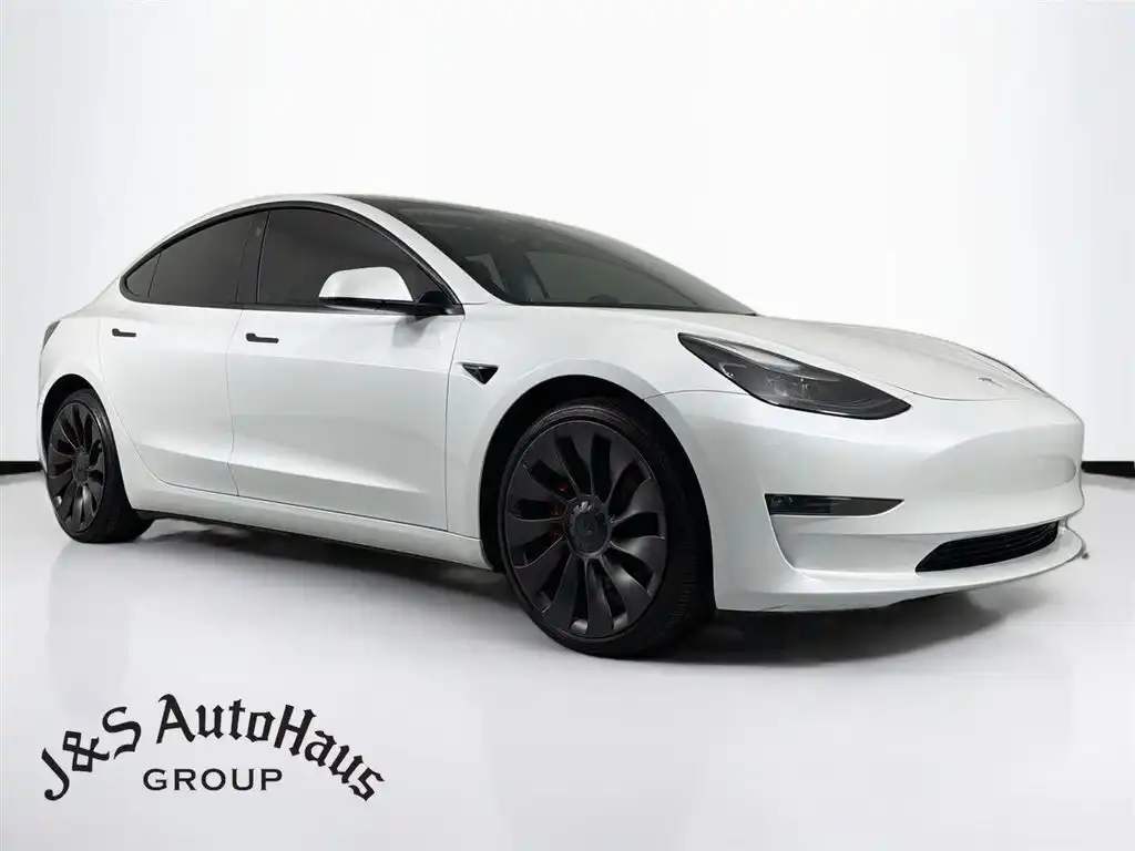 2023 Tesla Model 3 Performance's photo