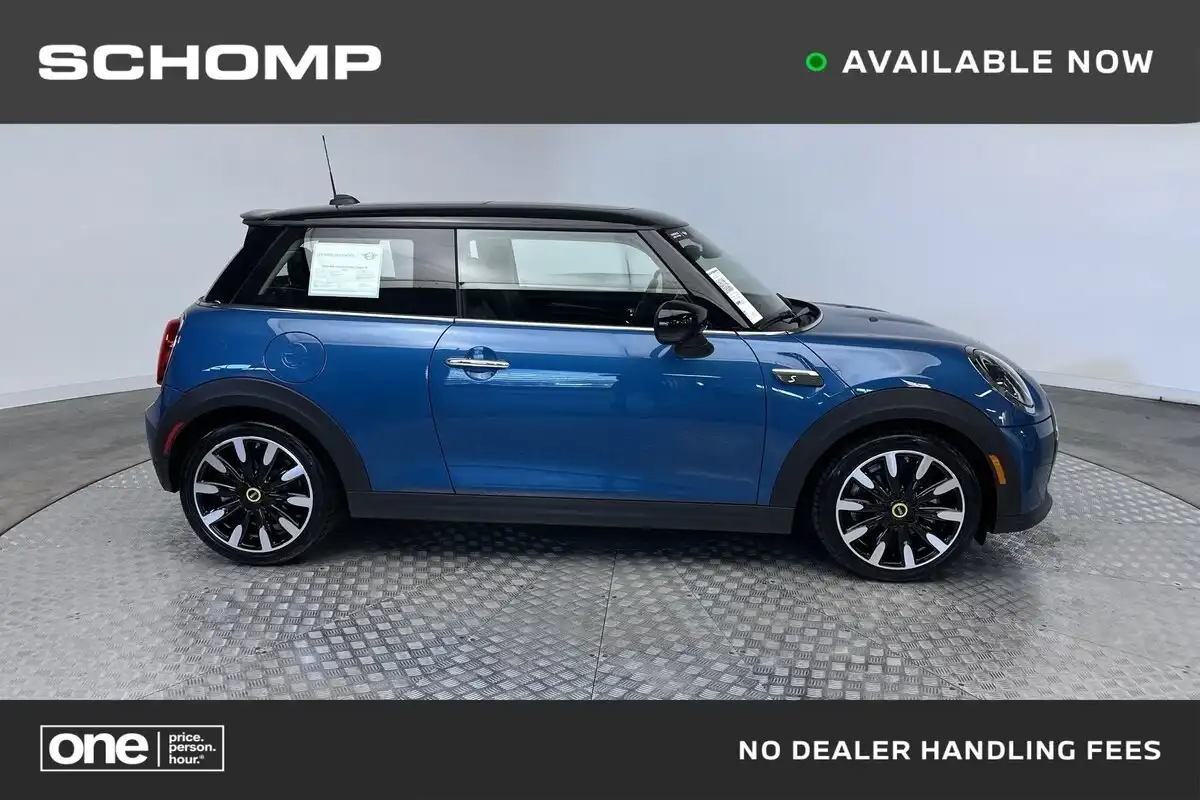 2024 MINI Hardtop Cooper SE's photo