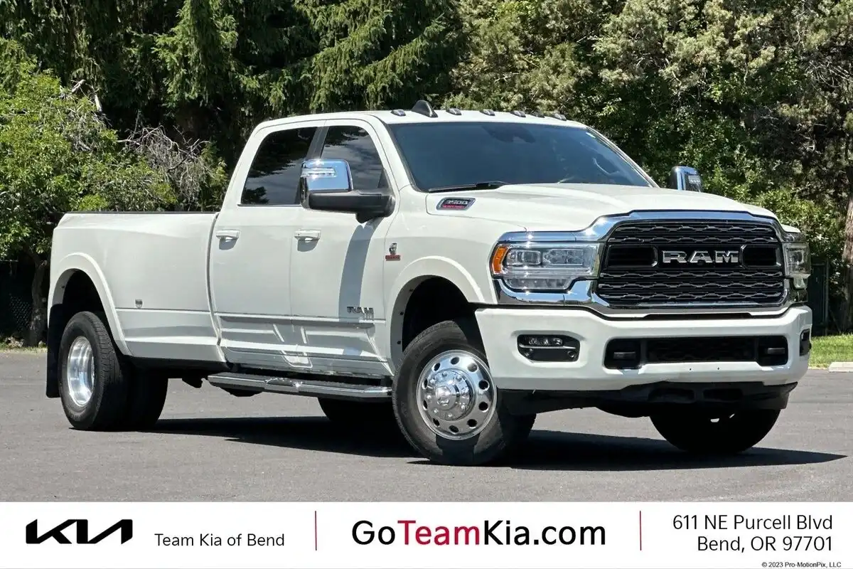 2024 RAM 3500 Limited 4X4 Crew Cab LWB's photo