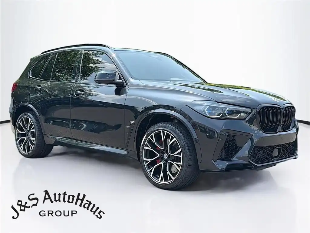2022 BMW X5 M Base's photo