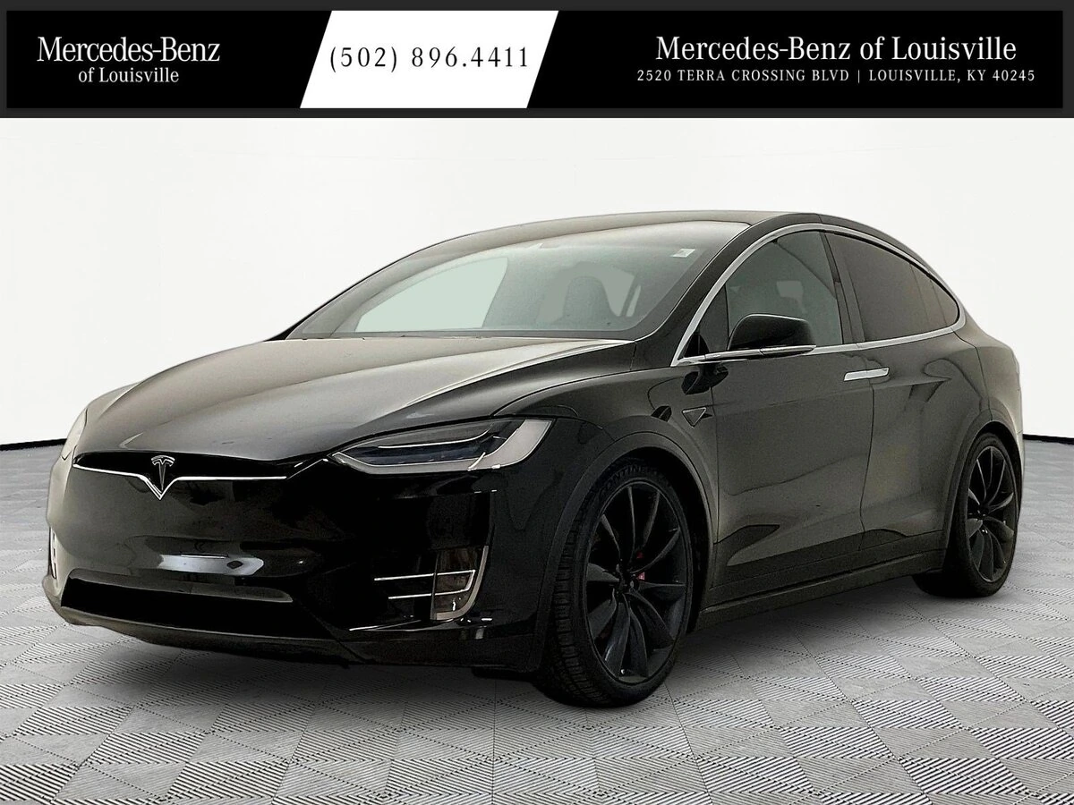 2016 Tesla Model X's photo