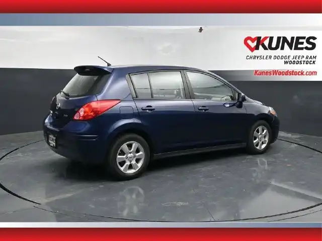 2012 Nissan Versa's photo