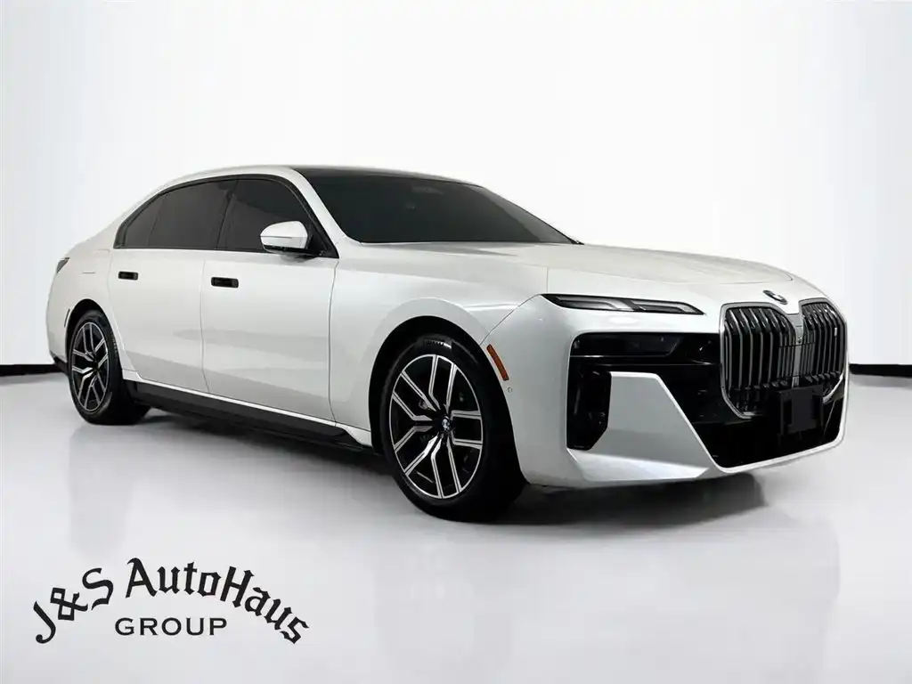 2024 BMW i7 xDrive60's photo