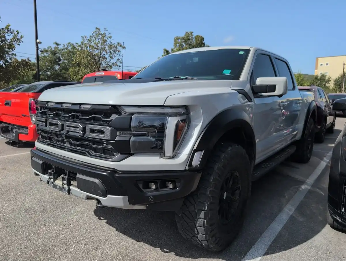 2024 Ford F-150 Raptor 4WD SuperCrew 5-1/2' Box's photo