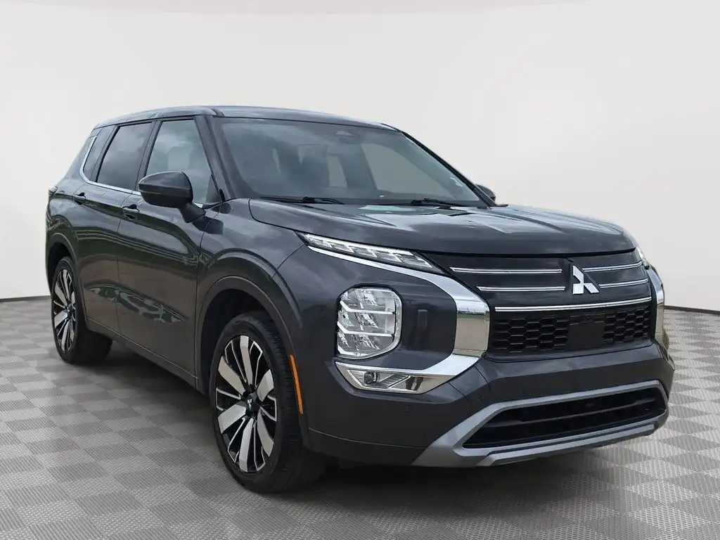2025 Mitsubishi Outlander SE S-AWC's photo