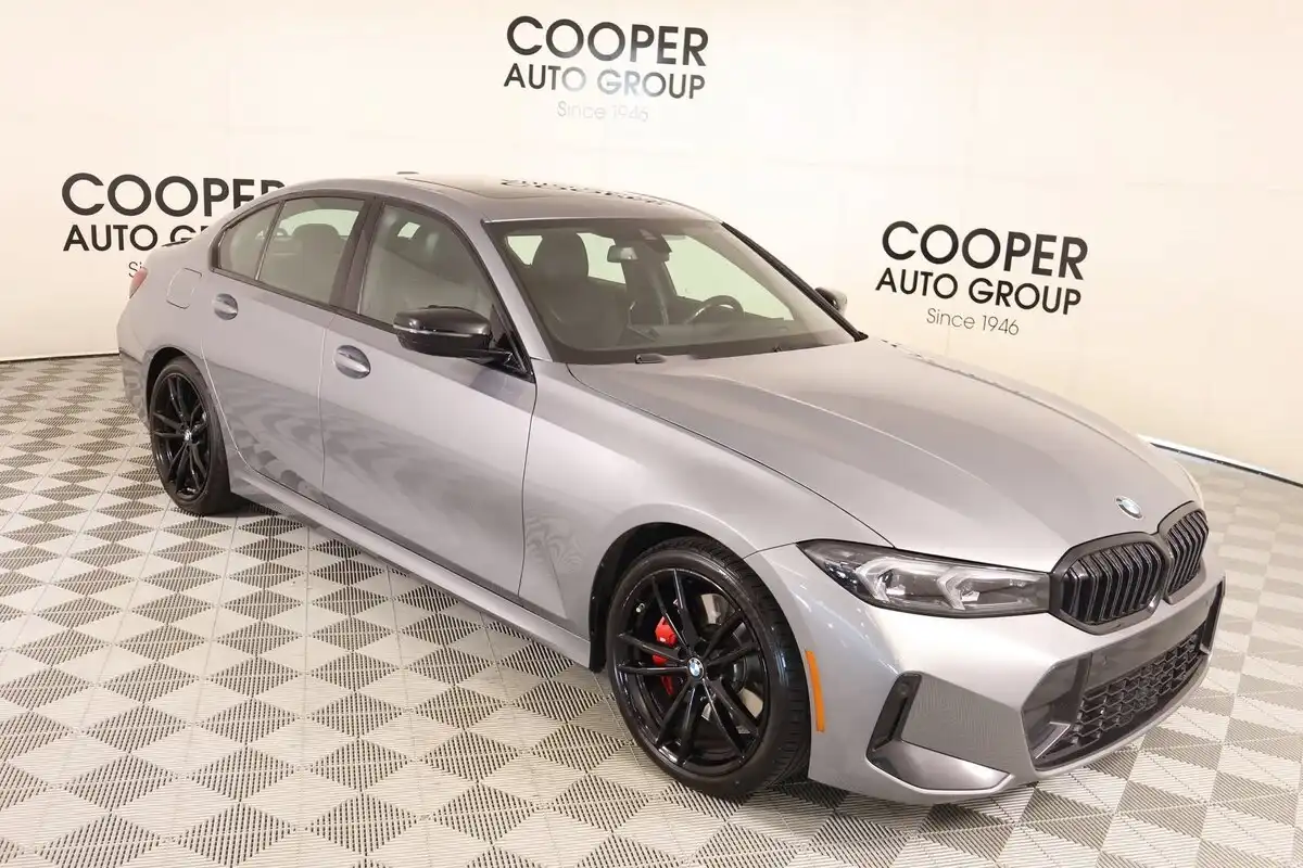 2023 BMW 3 Series 330i xDrive Sedan's photo