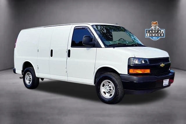 2023 Chevrolet Express Work Van HD 2500's photo