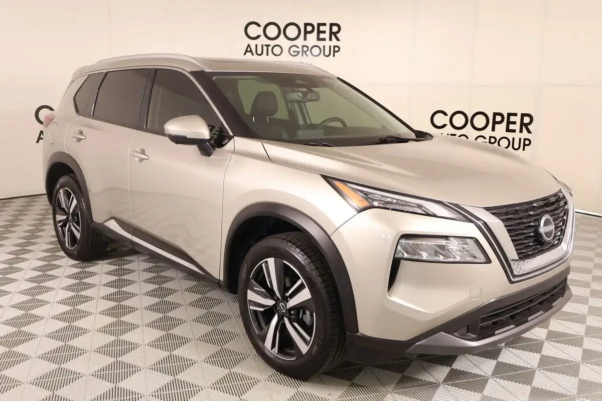 2023 Nissan Rogue SL FWD's photo