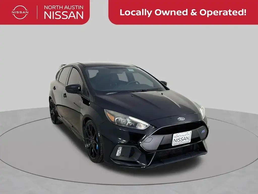 2017 Ford Focus RS Hatchback 5-Door's photo