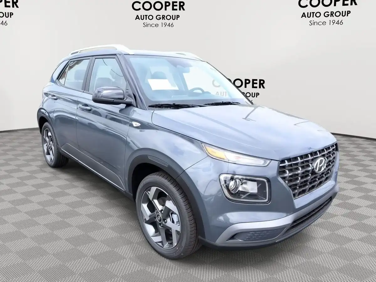 2026 Hyundai Venue SEL w/ 2-Tone Roof IVT's photo
