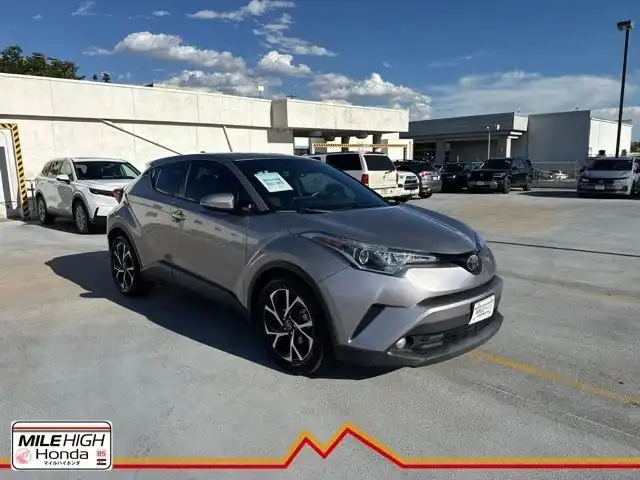 2018 Toyota C-HR XLE Premium's photo
