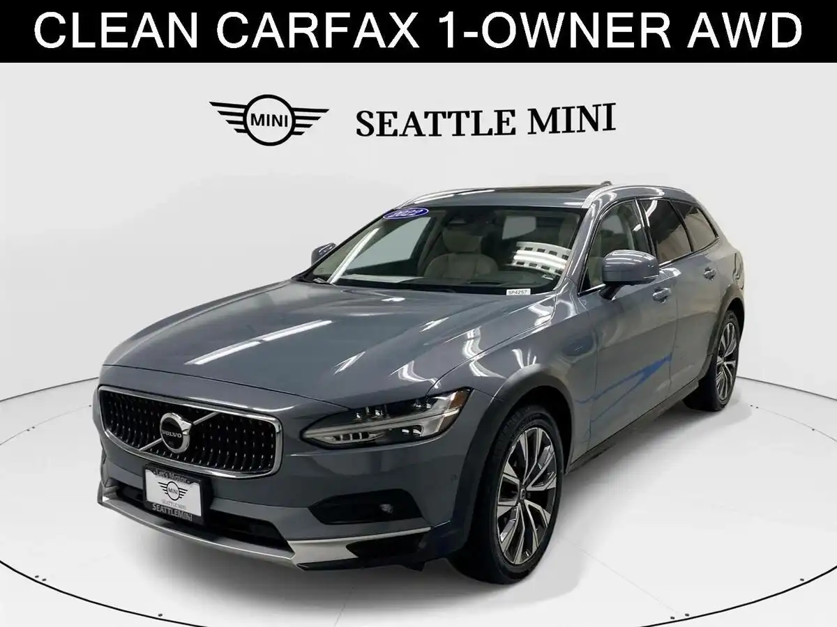 2022 Volvo V90 Cross Country B6 AWD's photo