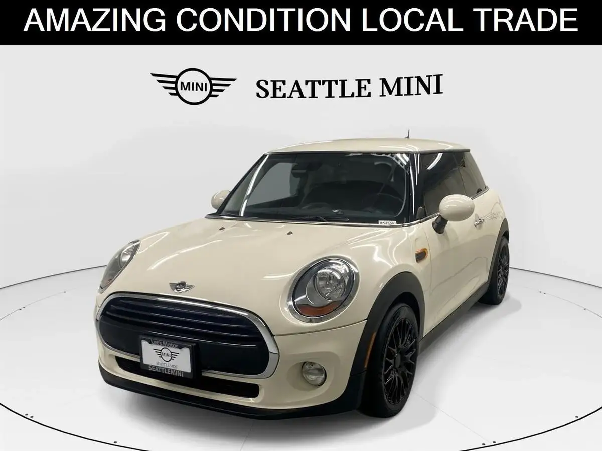2017 MINI Cooper Base photo 1