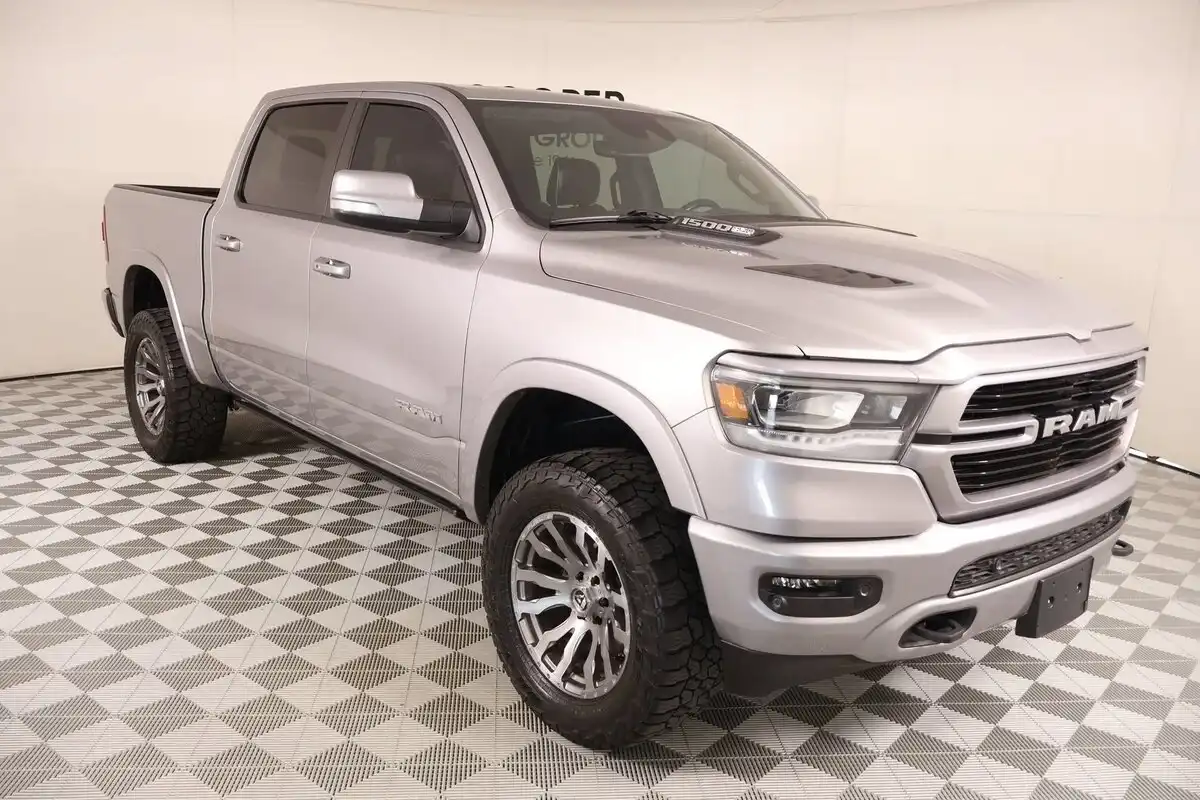 2022 RAM 1500 Laramie 4x4 Crew Cab 5'7's photo