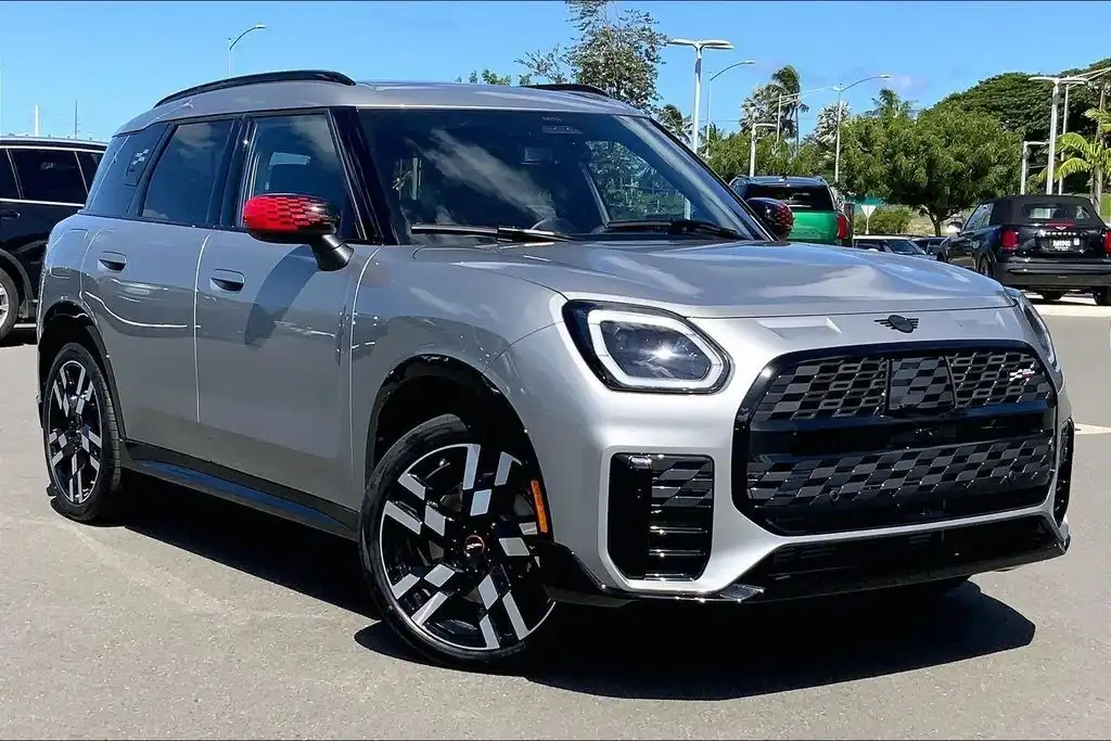 2027 MINI Countryman S ALL4 Oxford Edition's photo