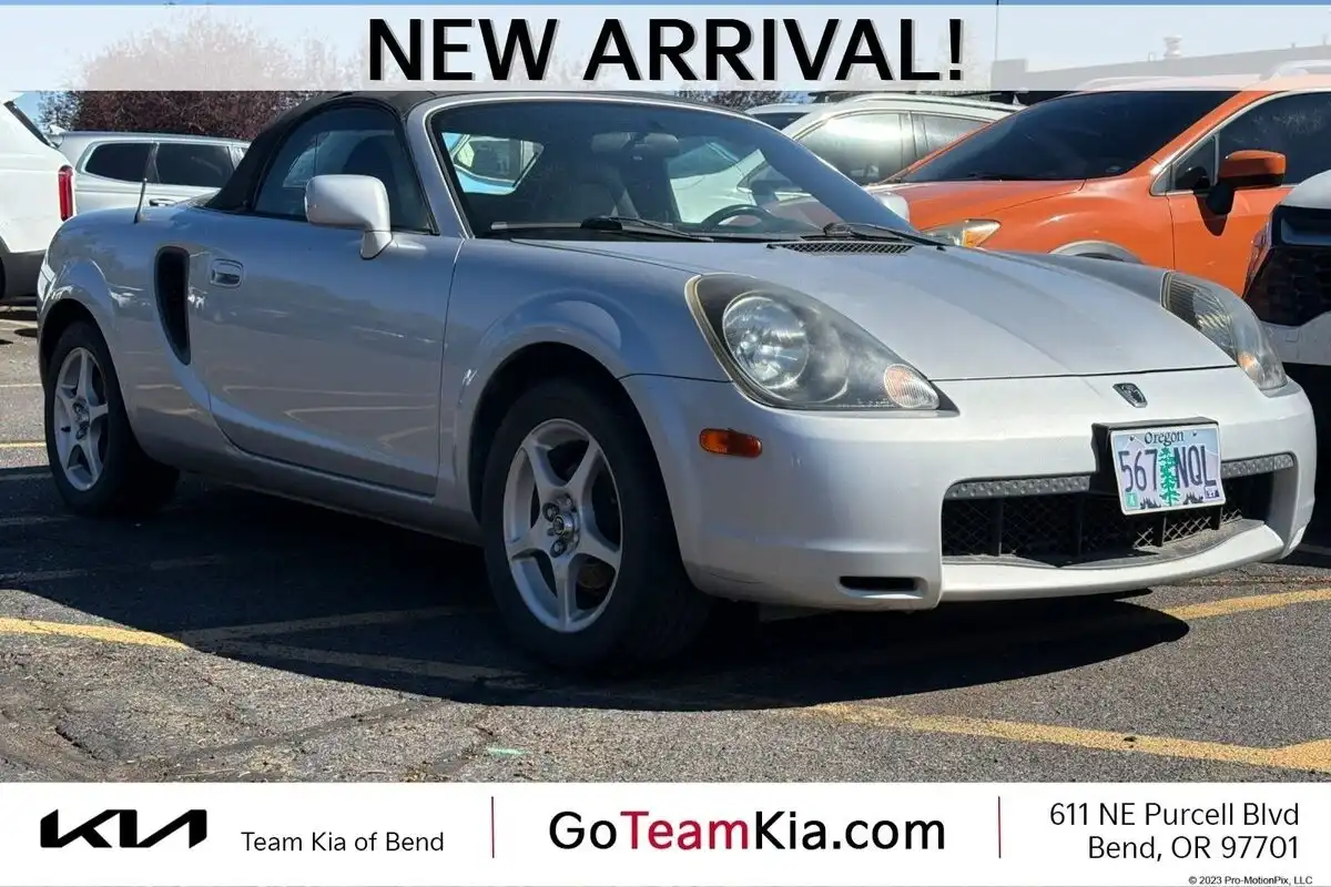 2001 Toyota MR2 Spyder Base's photo