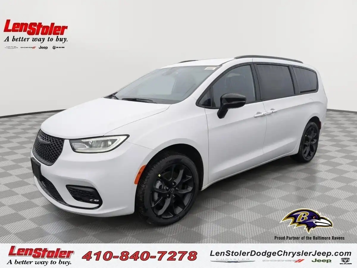 2026 Chrysler Pacifica Select AWD's photo
