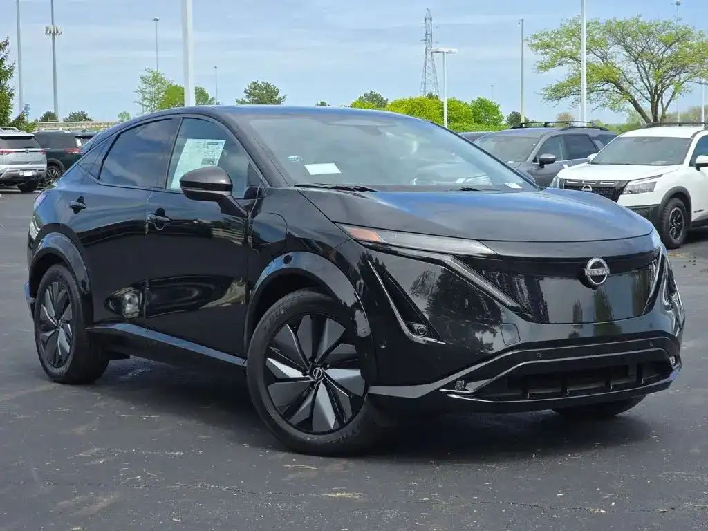 2025 Nissan Ariya Platinum+ AWD's photo