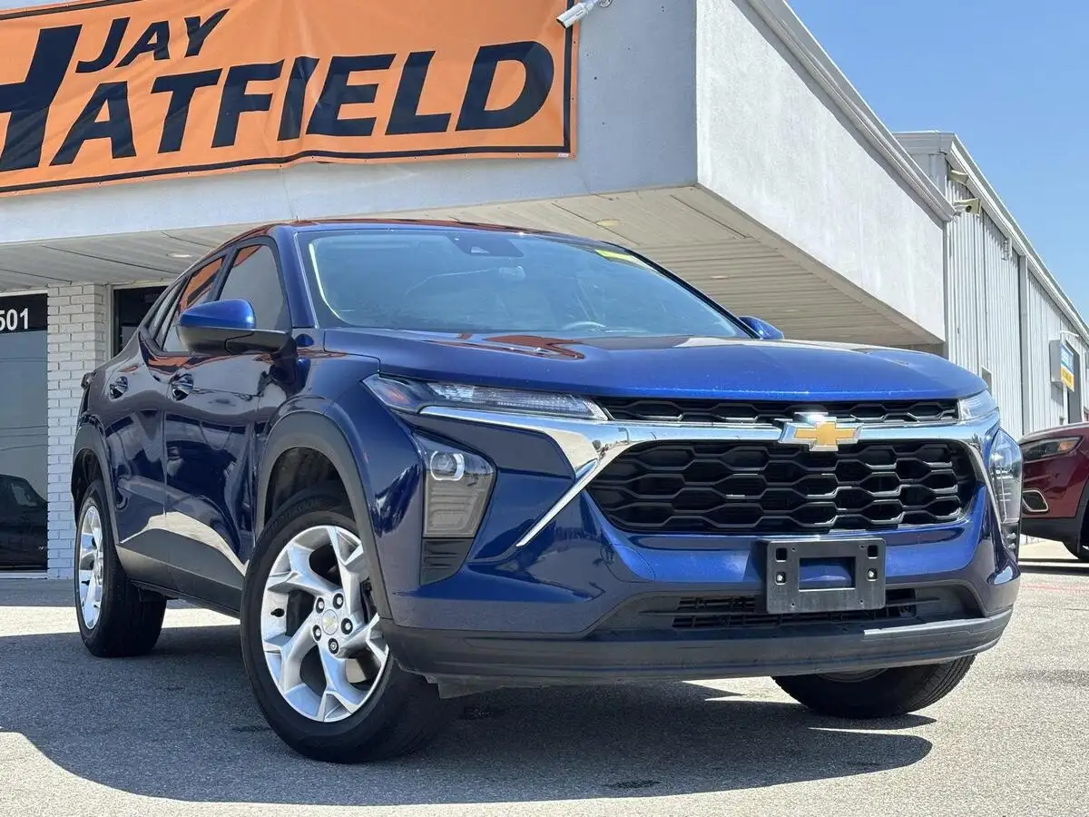2024 Chevrolet Trax LS's photo