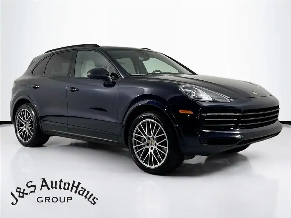 2023 Porsche Cayenne Platinum Edition's photo