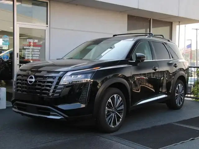 2026 Nissan Pathfinder Platinum 4WD's photo