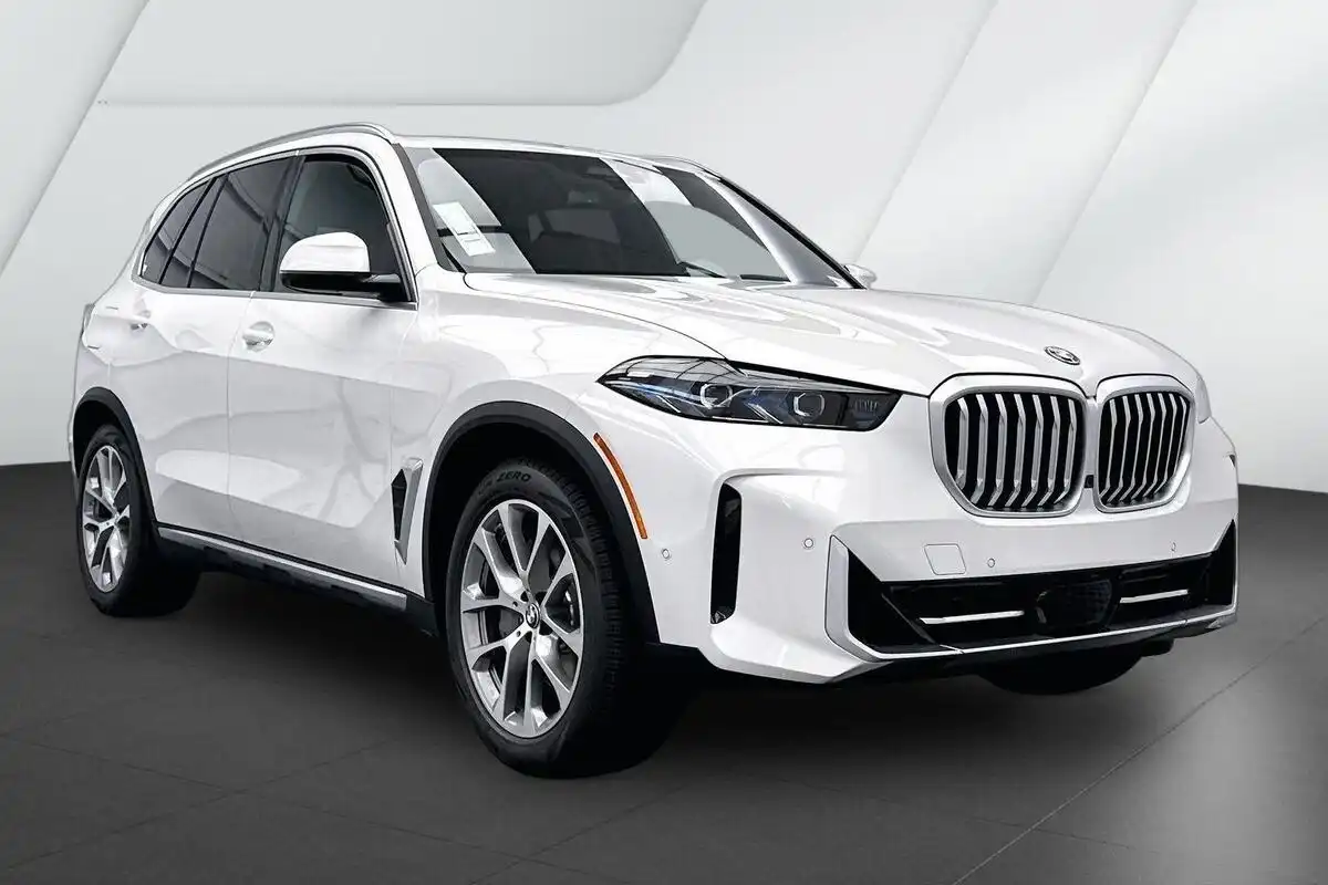 2026 BMW X5 xDrive50e's photo