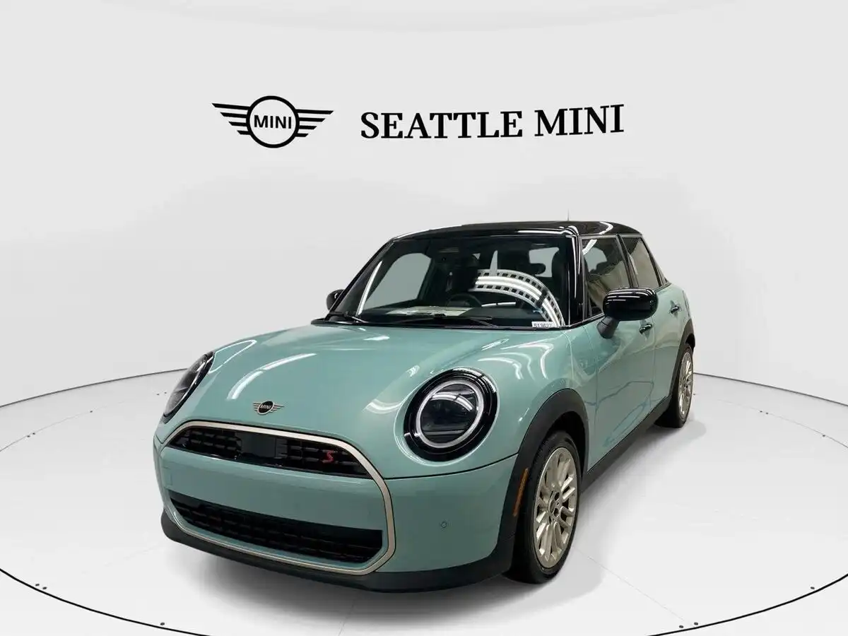 2026 MINI Hardtop Cooper S Signature's photo