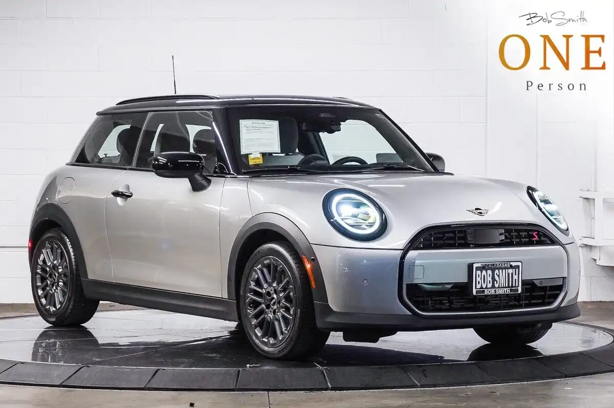 2026 MINI Hardtop Cooper S Signature's photo