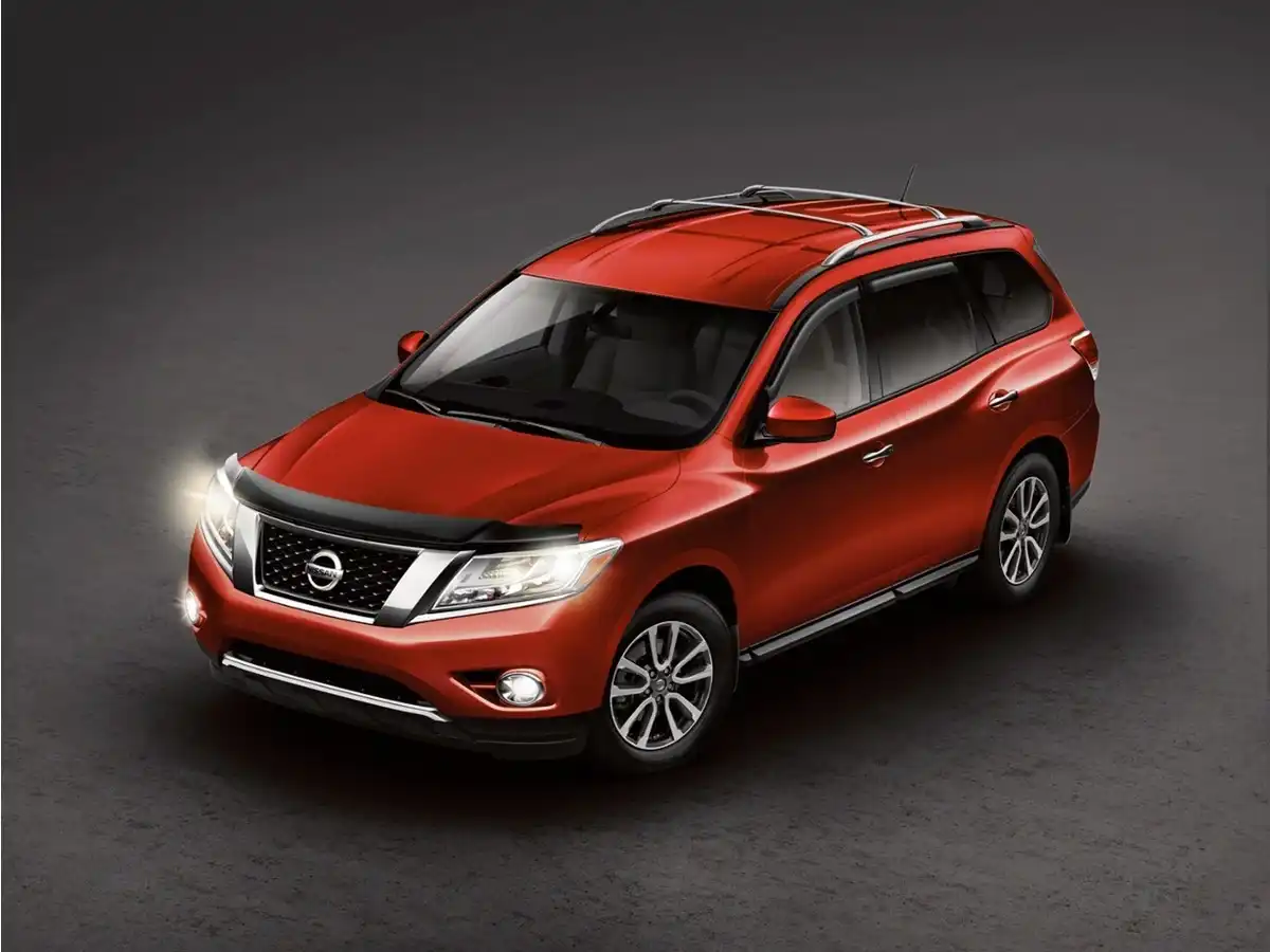 2015 Nissan Pathfinder SV 2WD's photo