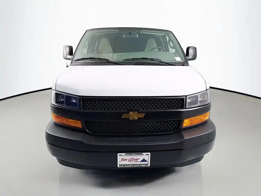 2026 Chevrolet Express 2500 Work Van HD's photo