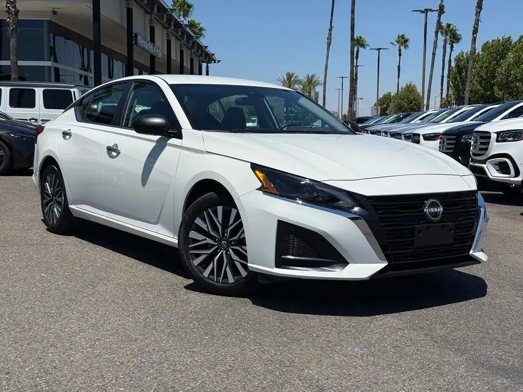 2025 Nissan Altima 2.5 SV's photo